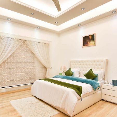 Hotel Treebo Trend The G8 Sector 39 Noida Exterior foto