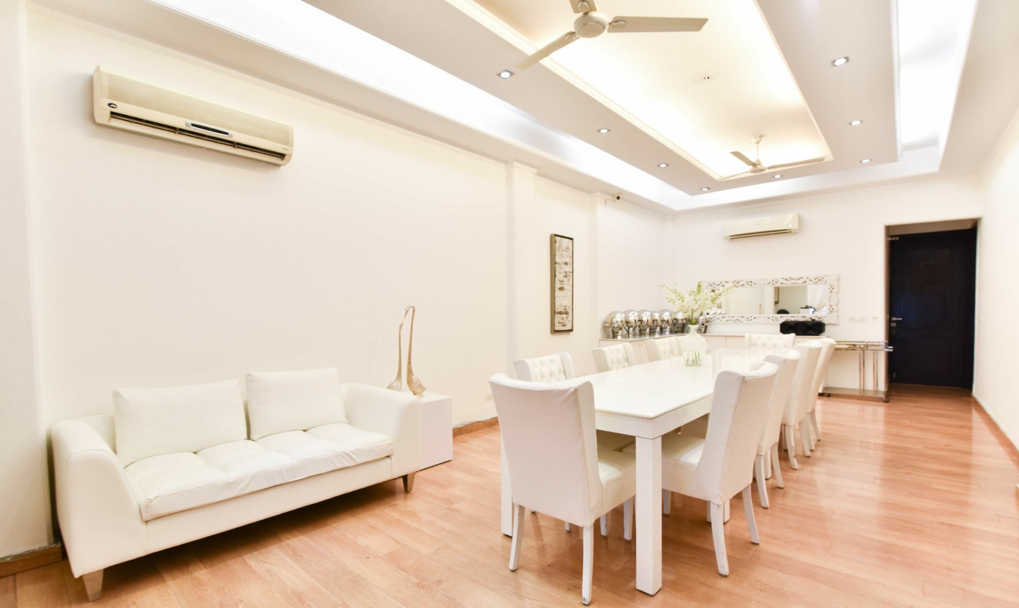 Hotel Treebo Trend The G8 Sector 39 Noida Exterior foto