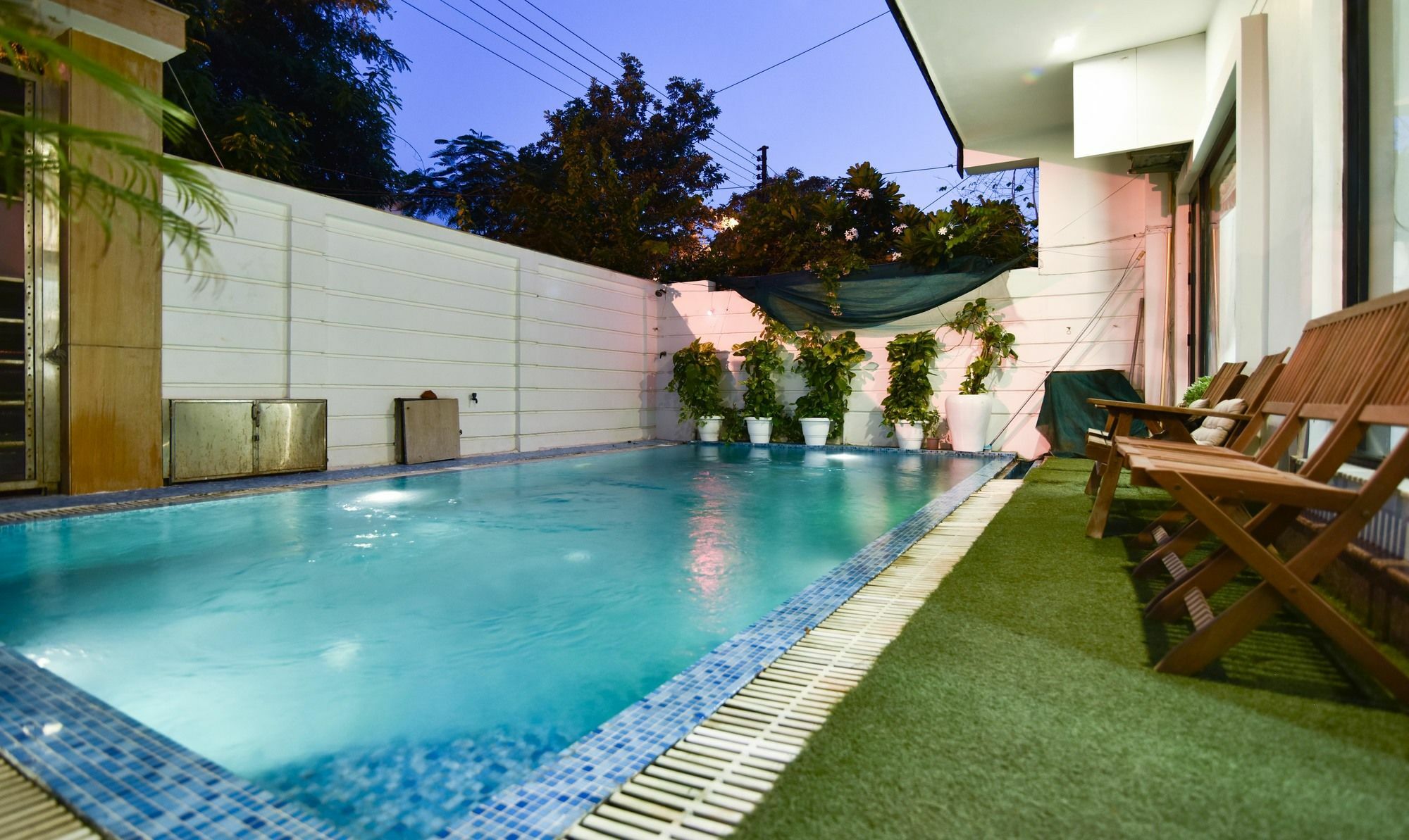 Hotel Treebo Trend The G8 Sector 39 Noida Exterior foto