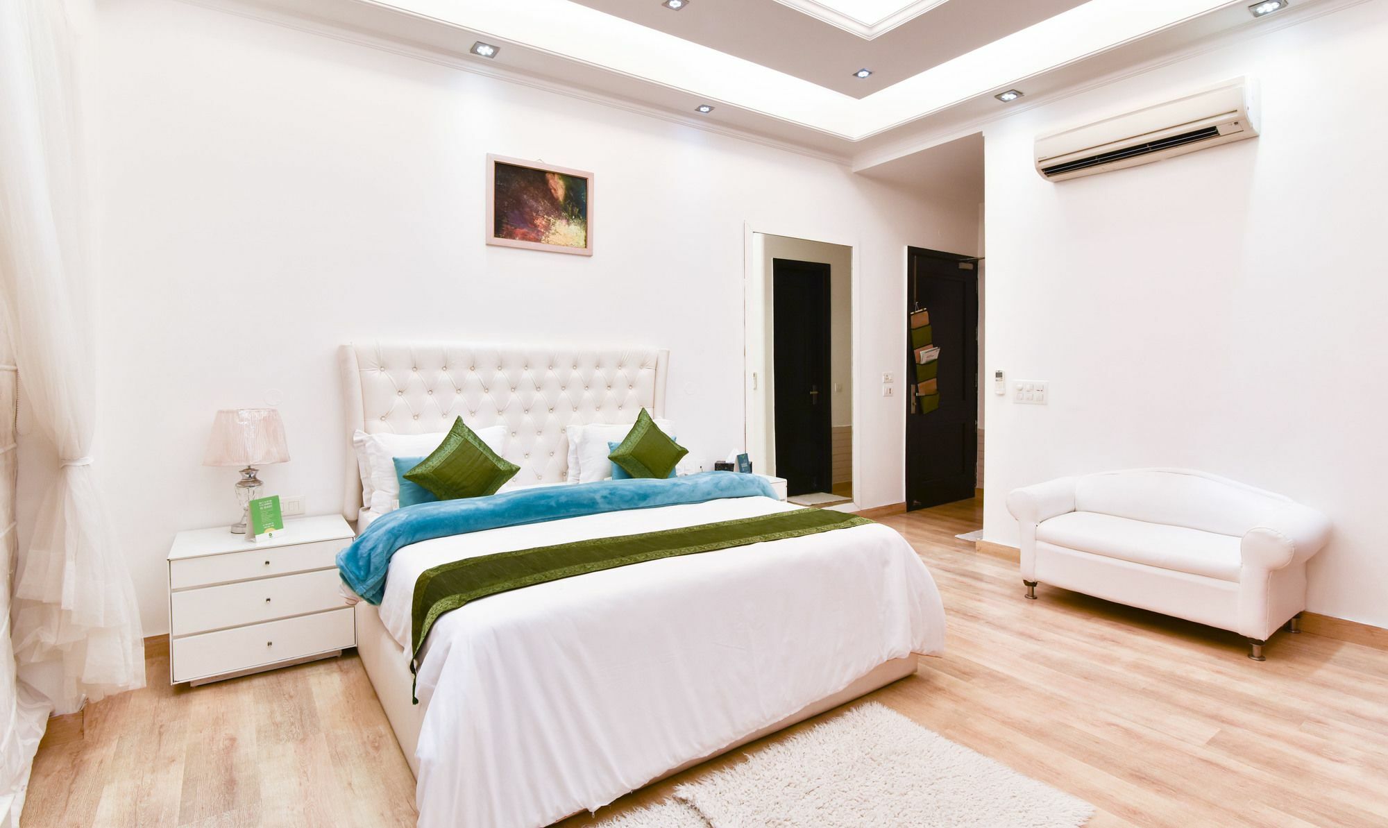 Hotel Treebo Trend The G8 Sector 39 Noida Exterior foto