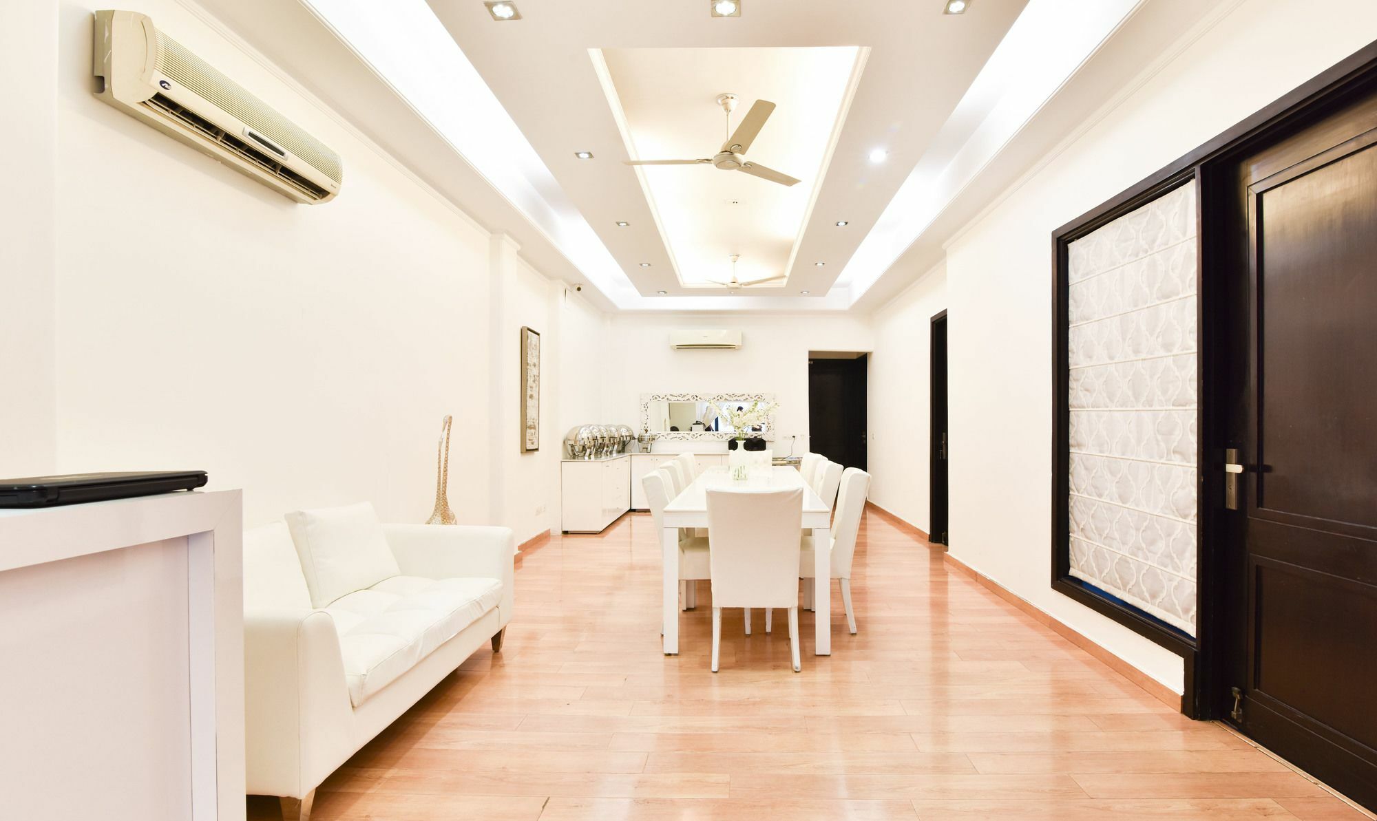 Hotel Treebo Trend The G8 Sector 39 Noida Exterior foto
